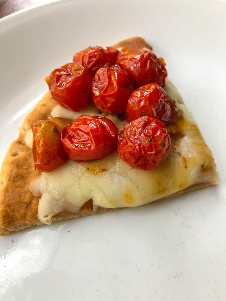 pizza with roasted tomatoes