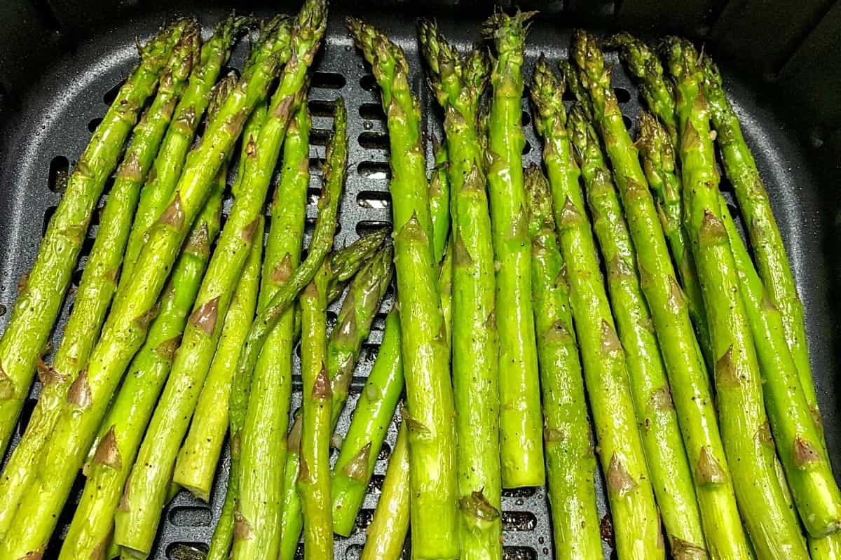 cooked asparagus in air fryer