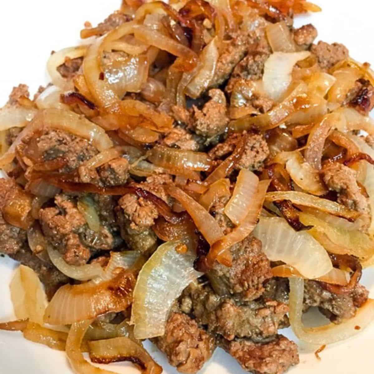cooked beef and onions for stuffed peppers